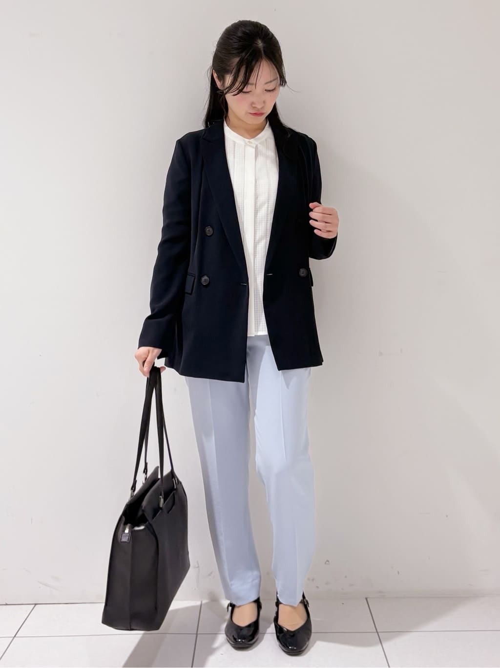 momokoさんの「INDIVI｜【洗える／大人シアー】タックプリーツ7分袖ブラウス」を使ったコーディネート