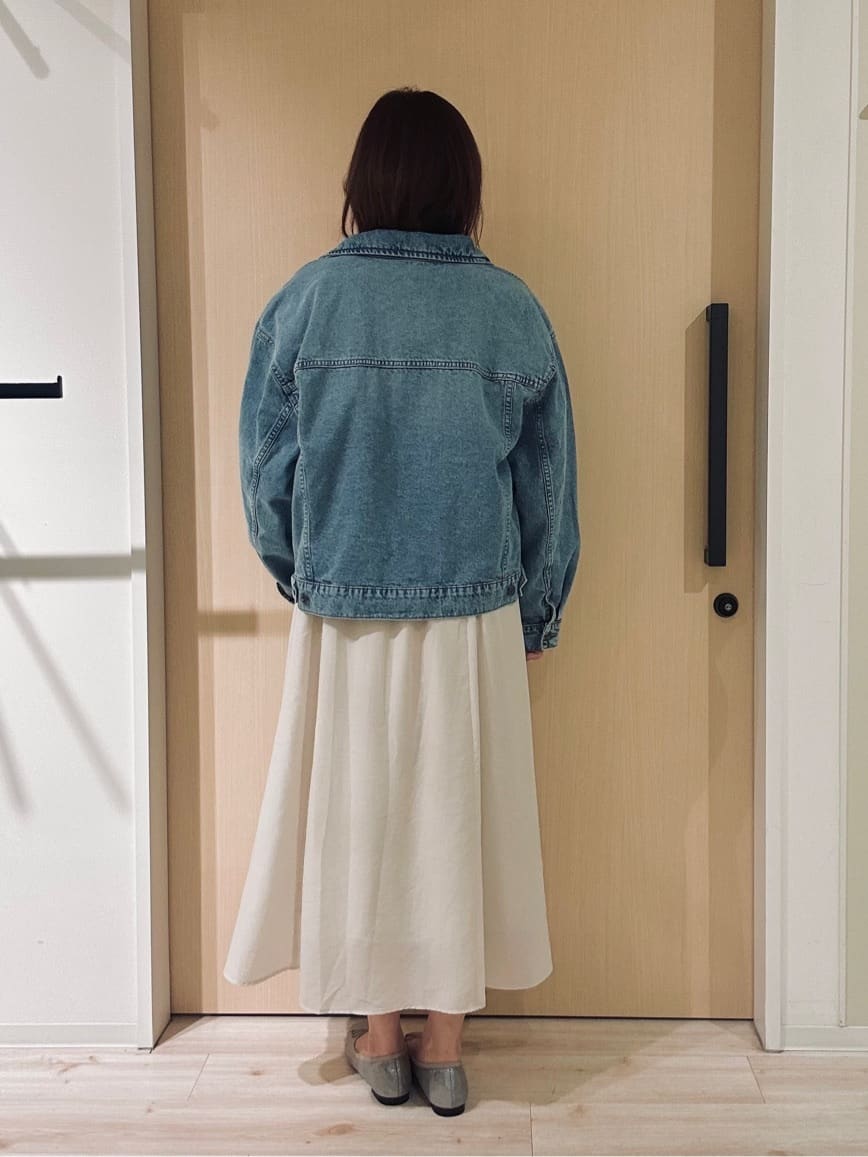 funafunaさんの「SHOO･LA･RUE｜【SHOO・LA・RUE DENIM】羽織るだけでこなれる　オーバーサイズデニムジャケット」を使ったコーディネート
