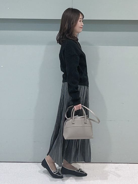 makiさんの「UNTITLED｜【はっ水機能/フード取り外し可】ミディダウンコート」を使ったコーディネート