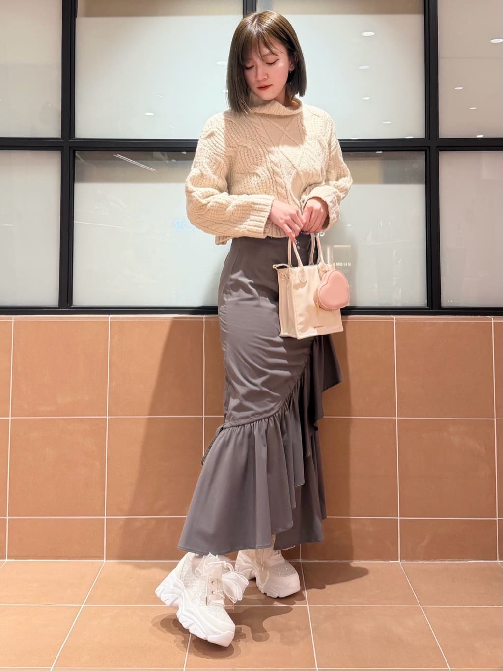 マナミさんの「ESPERANZA｜ハートショルダーバッグ」を使ったコーディネート