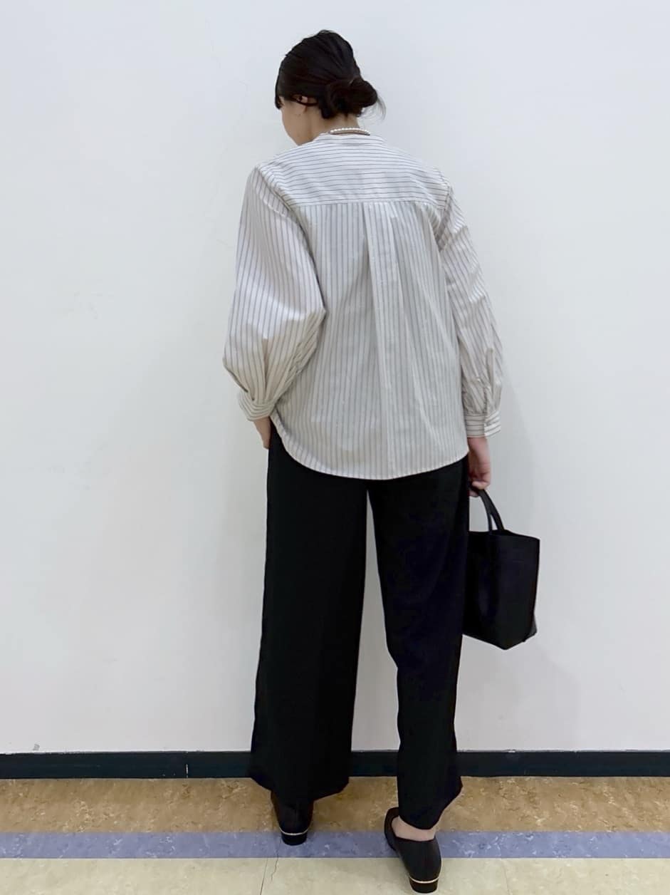 akariさんの「index｜フリルキーネックシャツ【洗濯機OK／イージーアイロン／防シワ】《XS～LL／7col》」を使ったコーディネート