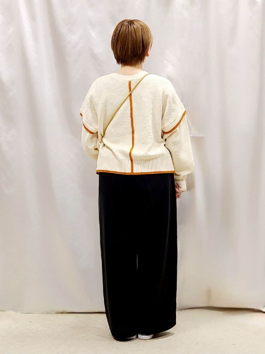 Chiiさんの「SHOO･LA･RUE｜【前後2WAY/S-LL】体型カバーもこなれ見えも叶う　ふんわりお袖の配色パイピングニット」を使ったコーディネート