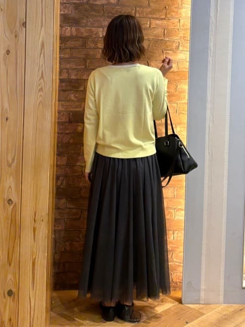 mieさんの「SHOO･LA･RUE｜【洗濯機可/S-LL/アンサンブル可】パールボタンが上品　華やぎ配色カーディガン」を使ったコーディネート