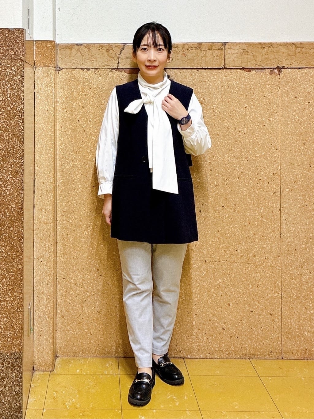 hattoriさんの「INDIVI｜【2点セット／洗える】ツイードジレ＆ボウタイブラウス」を使ったコーディネート