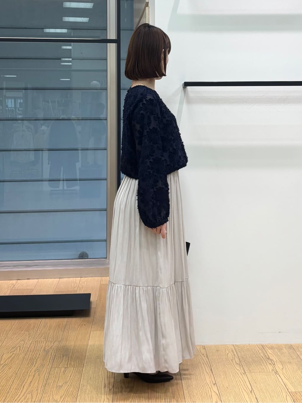 asamiさんの「INDIVI｜【華やか／大人シアー／セレモニー】カットフリンジブラウス」を使ったコーディネート