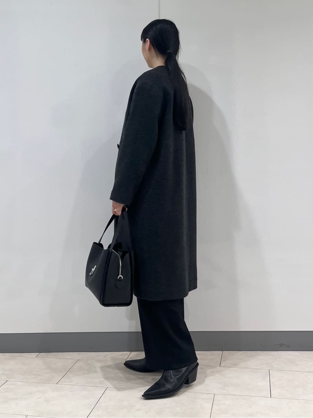 hasuさんの「INDIVI｜【軽量／ウール混】ライトフォルム ロングコート」を使ったコーディネート