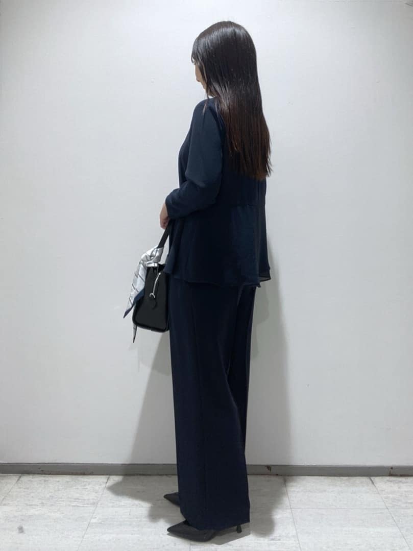 meiさんの「INDIVI｜【洗える／UVケア／SETUP可】着る日傘ペプラムブラウス」を使ったコーディネート
