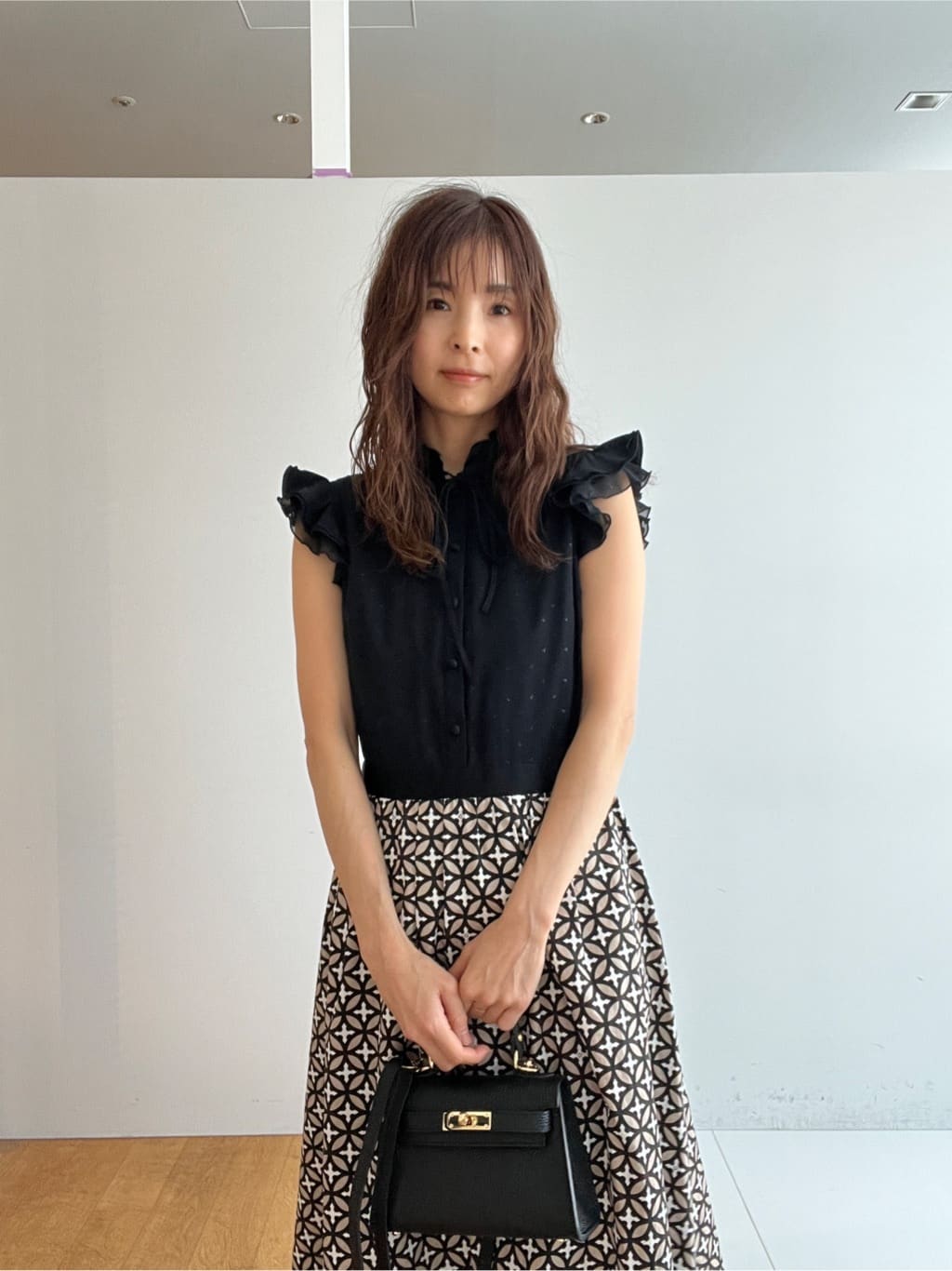 misaさんの「DRESSTERIOR｜【ウォッシャブル】オーバーラップウィングスリーブドレス」を使ったコーディネート