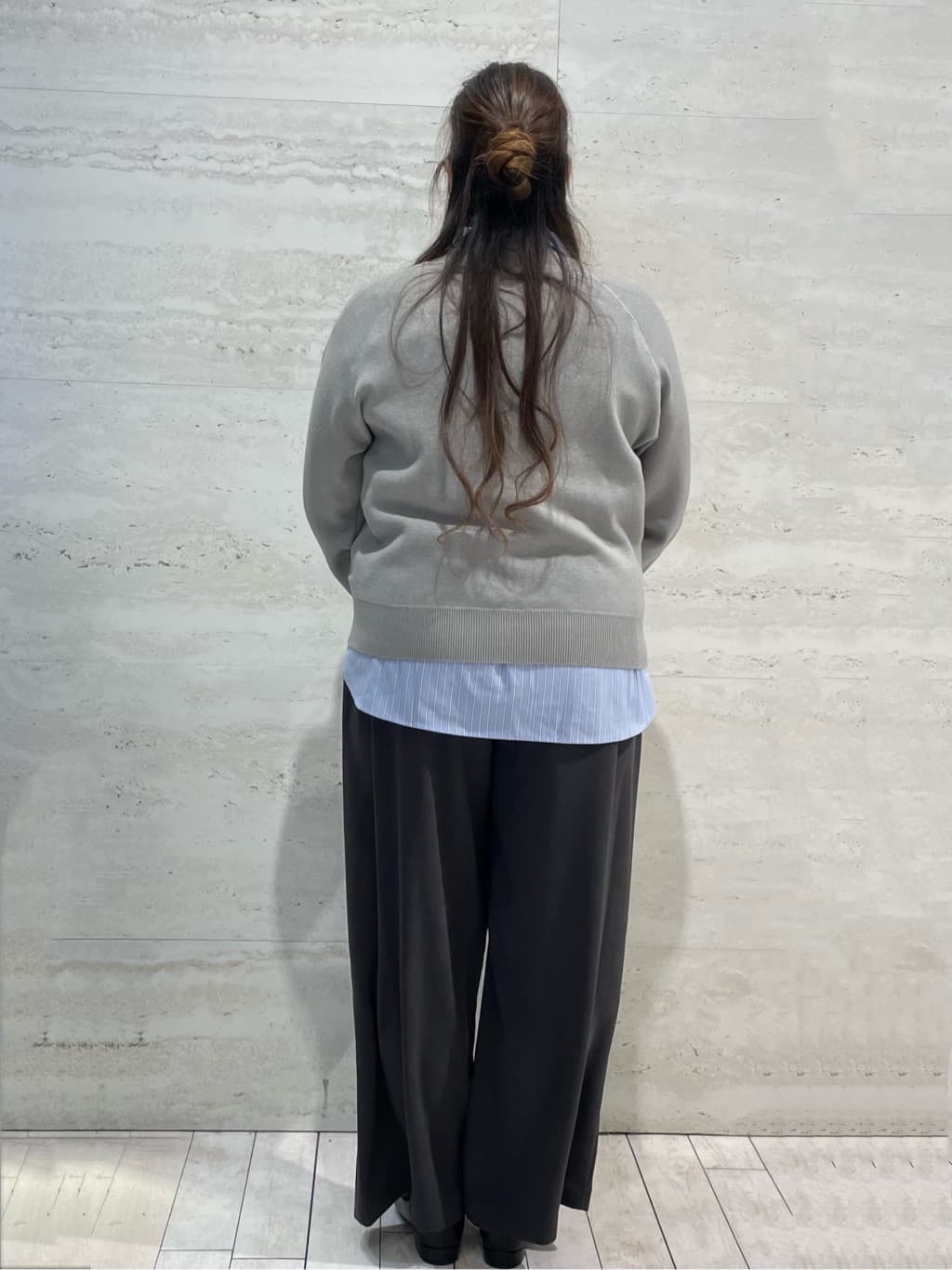 yunさんの「OPAQUE.CLIP｜スウェットライクニット【洗濯機OK】」を使ったコーディネート