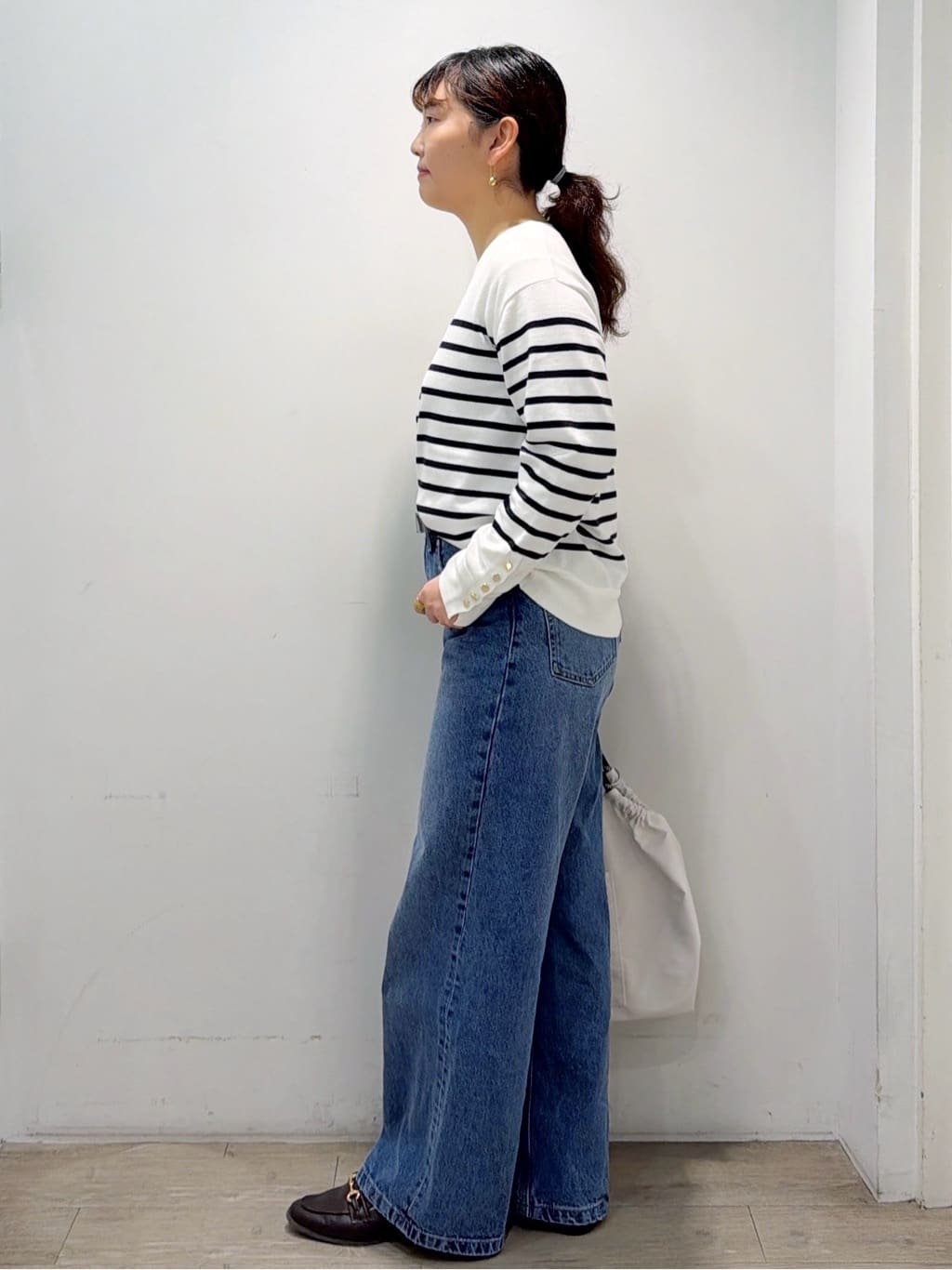 sumicaさんの「OPAQUE.CLIP｜ワイドストレートデニムパンツ【洗濯機OK】《S～LL》」を使ったコーディネート