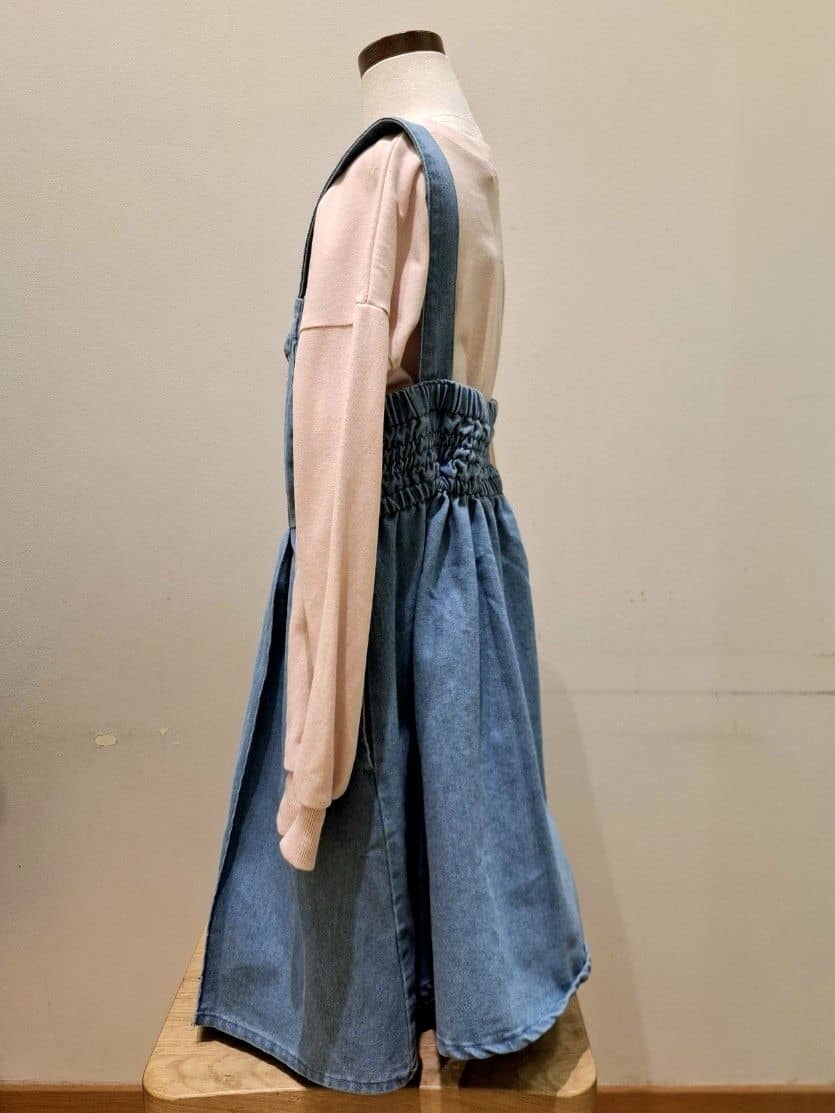 haruさんの「SHOO･LA･RUE｜【100-150cm】デニムロゴデザインロンT」を使ったコーディネート