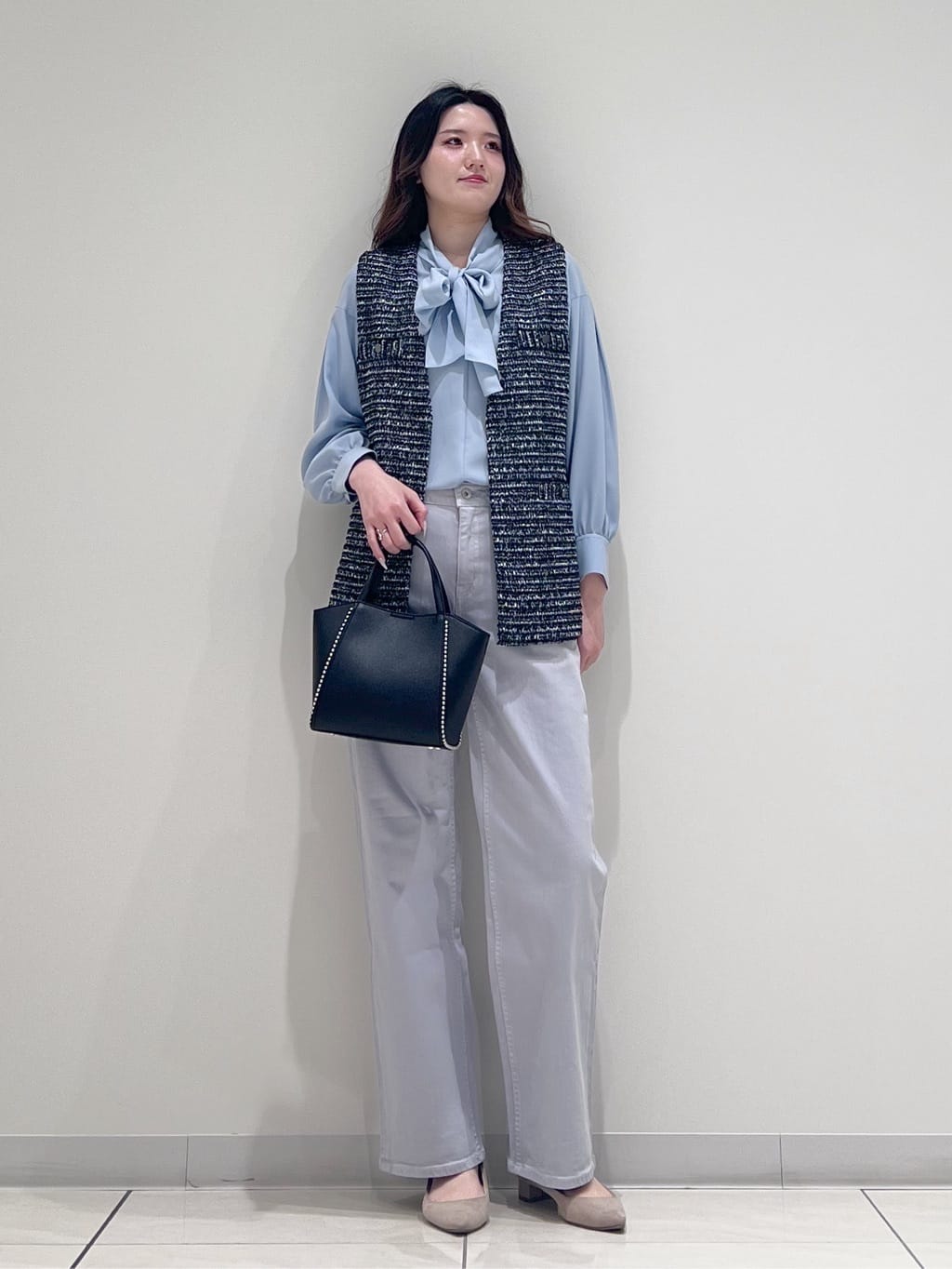 T.Kさんの「INDIVI｜【洗える】ジョーゼットボウタイブラウス」を使ったコーディネート