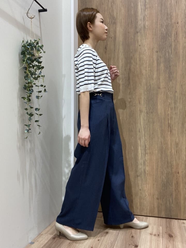 まなしぃさんの「grove｜【シリーズ累計36万枚/UVカット・ひんやり・洗濯機OK】やわらかドライタッチ 五分袖クルーネックニ」を使ったコーディネート