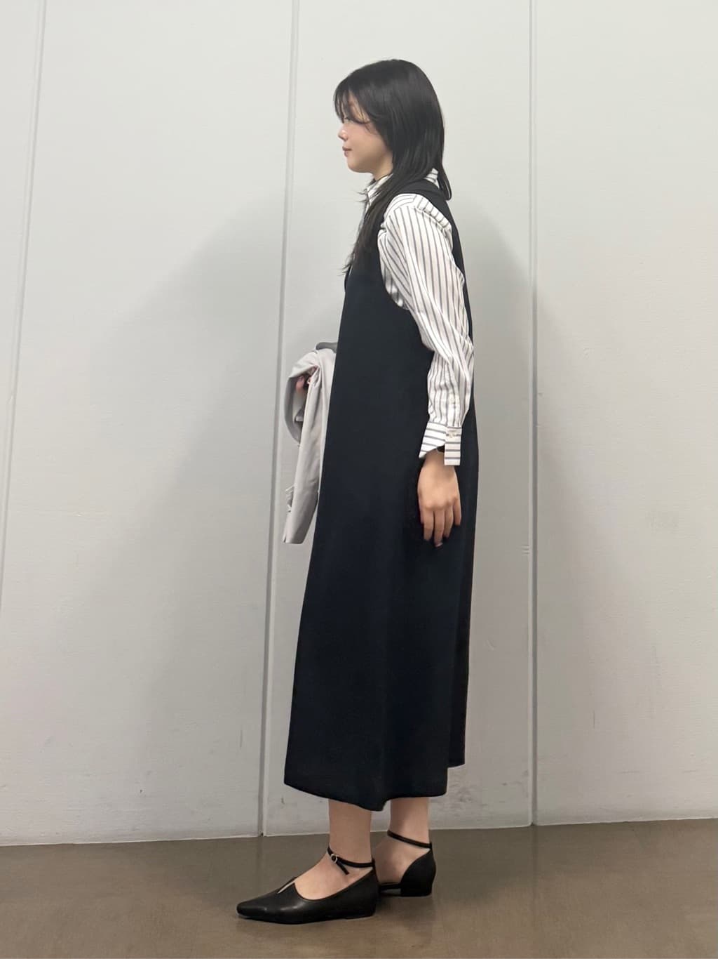 mizukiさんの「INDIVI｜【2WAY／洗える】ラメストライプ コットン混シャツ」を使ったコーディネート