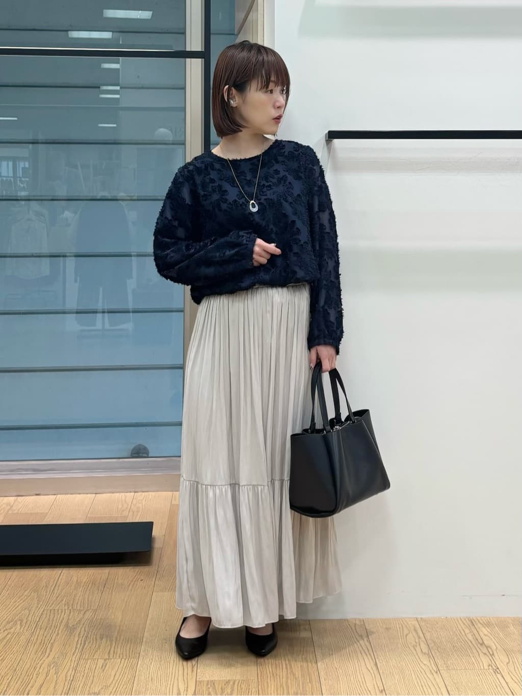 asamiさんの「INDIVI｜【華やか／大人シアー／セレモニー】カットフリンジブラウス」を使ったコーディネート