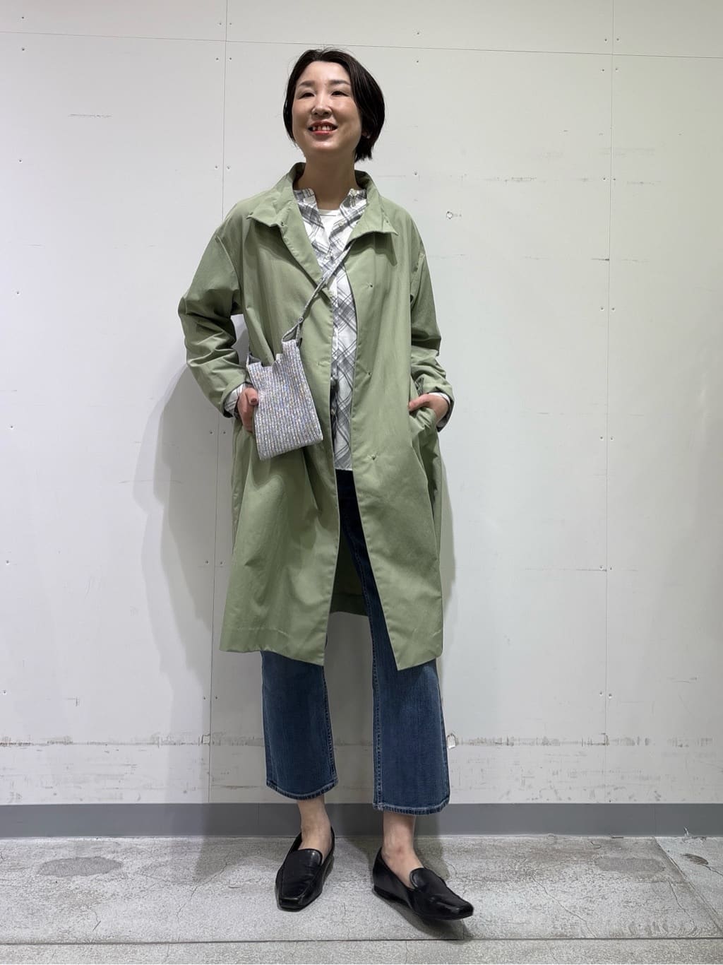 yuriさんの「INDIVI｜【褒められデニム】スリムストレート デニムパンツ」を使ったコーディネート