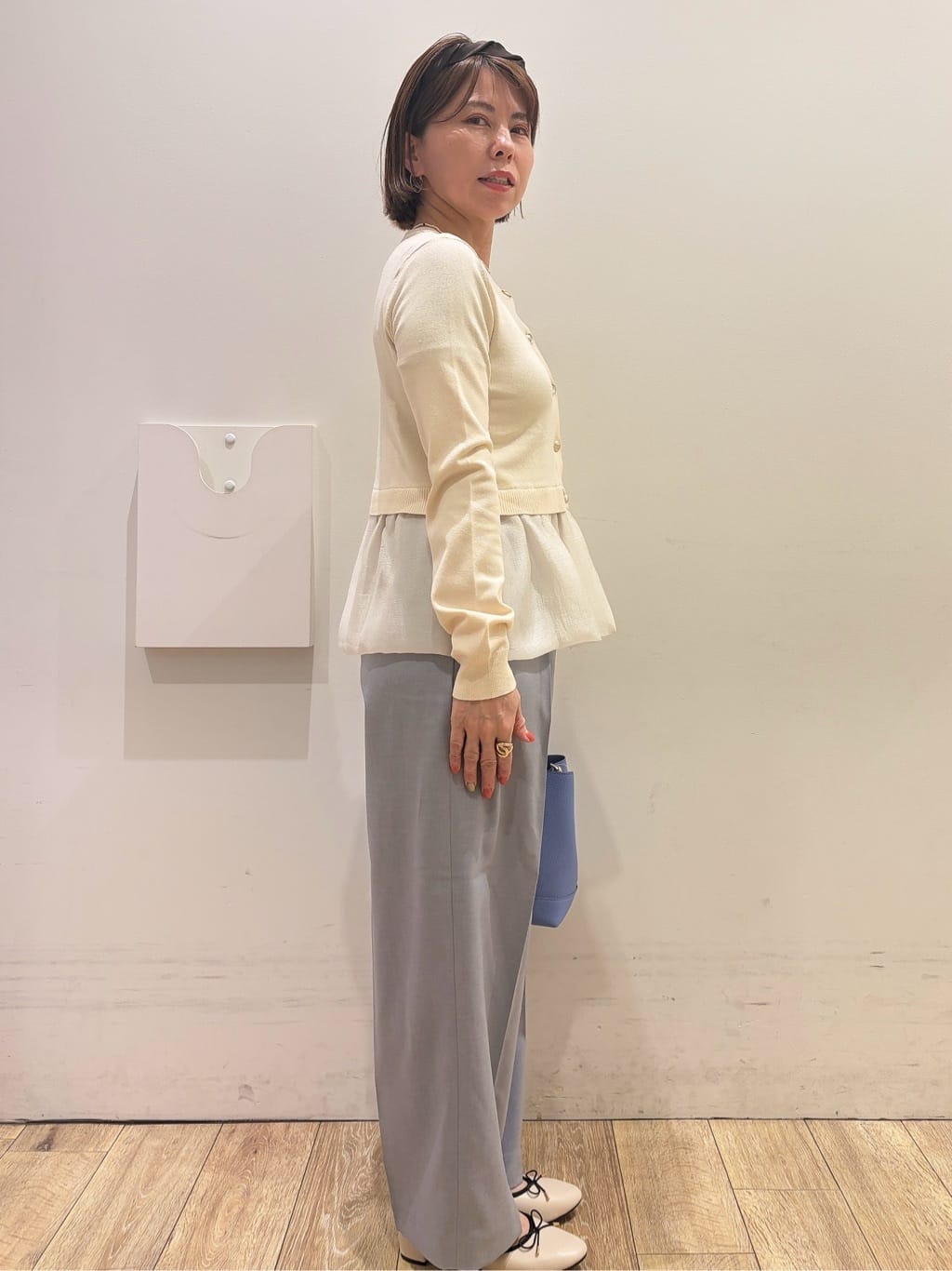 YUKOさんの「index｜【吸水速乾】ストレッチワイドストレートパンツ／セットアップ対応《洗濯機OK》」を使ったコーディネート