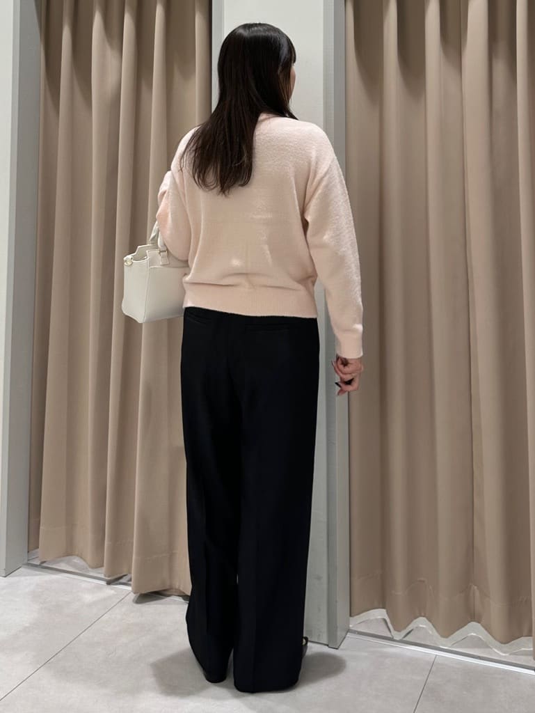 cottonさんの「THE SHOP TK｜ふわふわミニシャギー クルーネックカーディガン」を使ったコーディネート