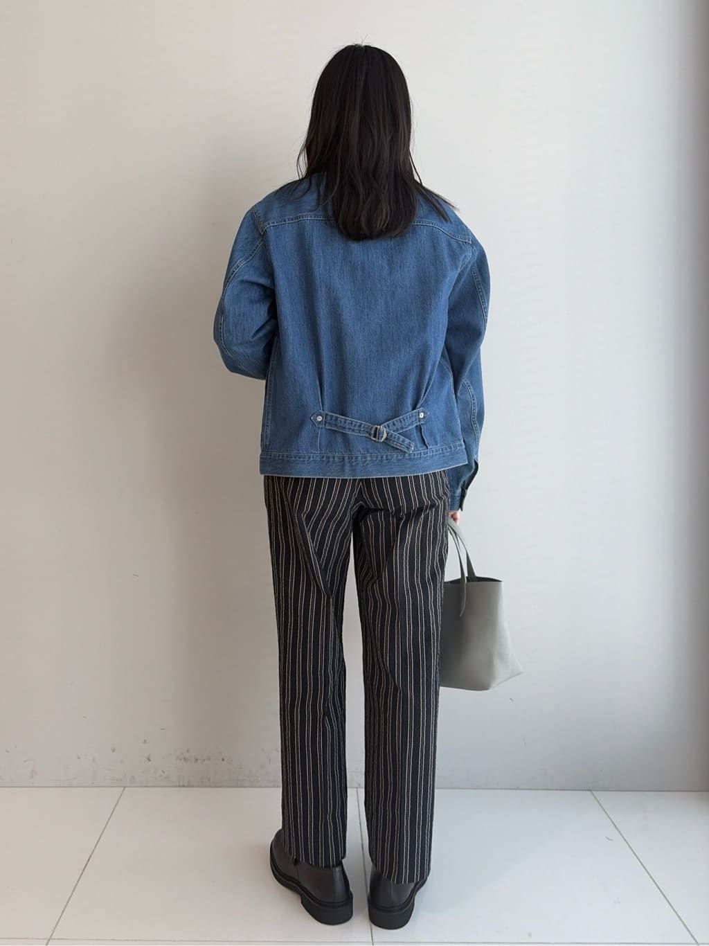 Akutagawaさんの「TAKEO KIKUCHI｜ワンストローク刺繍 半袖 Tシャツ」を使ったコーディネート