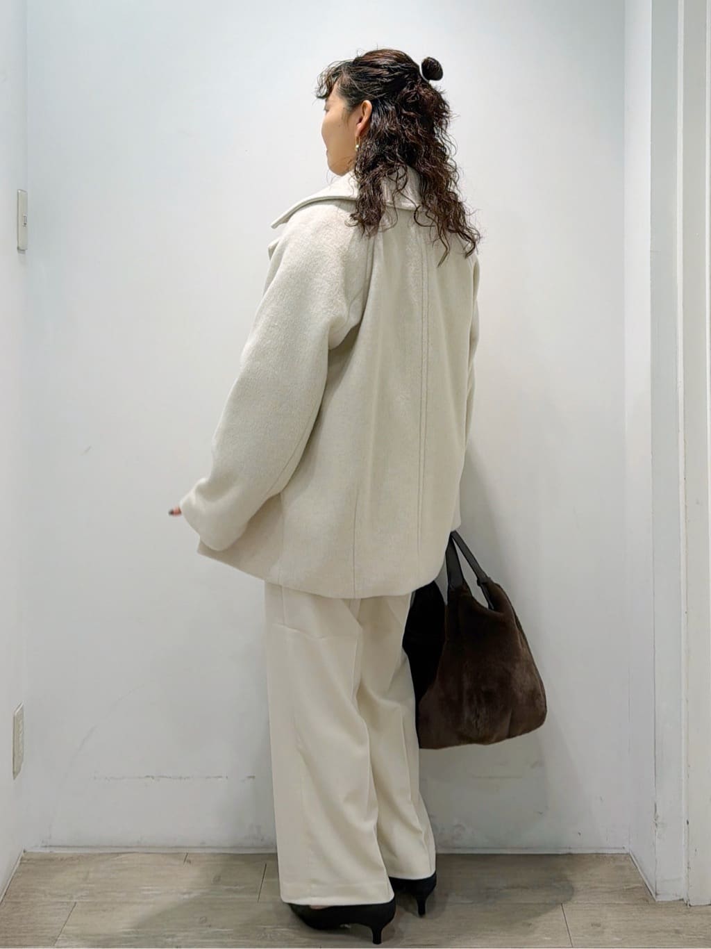 sumicaさんの「OPAQUE.CLIP｜カシミヤブレンドウールミドルピーコート」を使ったコーディネート