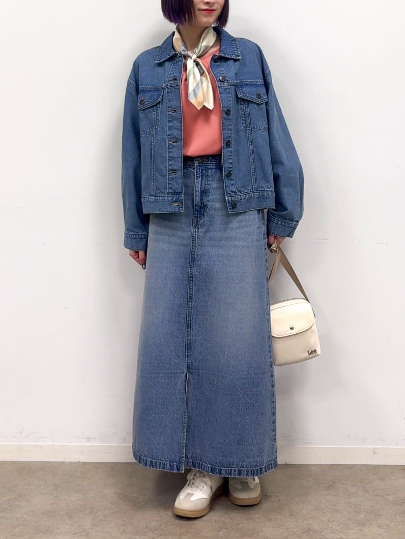 𝐜𝐡𝐢𝐤𝐚さんの「SHOO･LA･RUE｜【SHOO・LA・RUE DENIM】羽織るだけでこなれる　オーバーサイズデニムジャケット」を使ったコーディネート