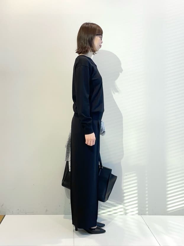 murayamaさんの「INDIVI｜【シルク混】きれいめVネックニット」を使ったコーディネート