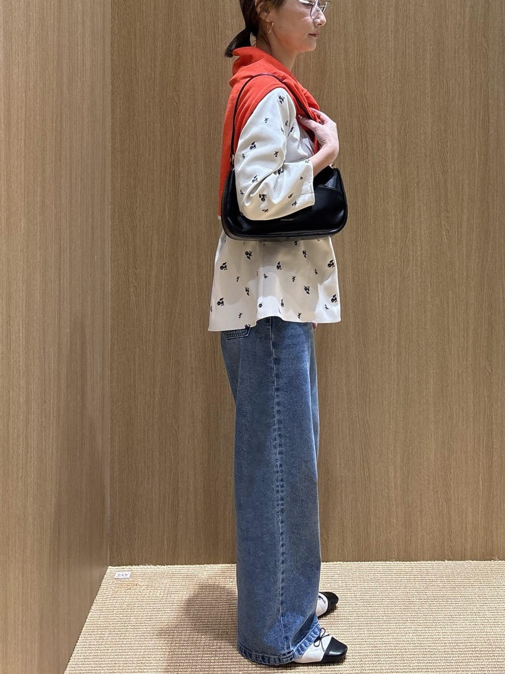 たけねぇさんの「OPAQUE.CLIP｜フラワー刺繍ペプラムブラウス【洗濯機OK】」を使ったコーディネート