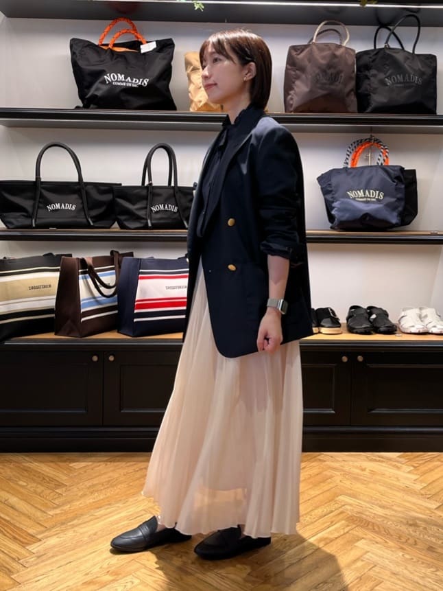 つじ まこさんの「DRESSTERIOR｜コンフォート ダブルブレザー」を使ったコーディネート