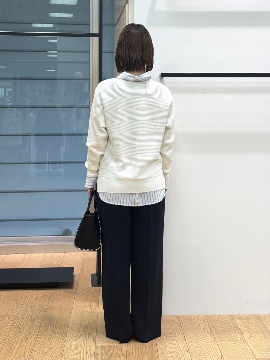 asamiさんの「INDIVI｜【洗える／キレイ色】体型カバー無縫製ニット」を使ったコーディネート