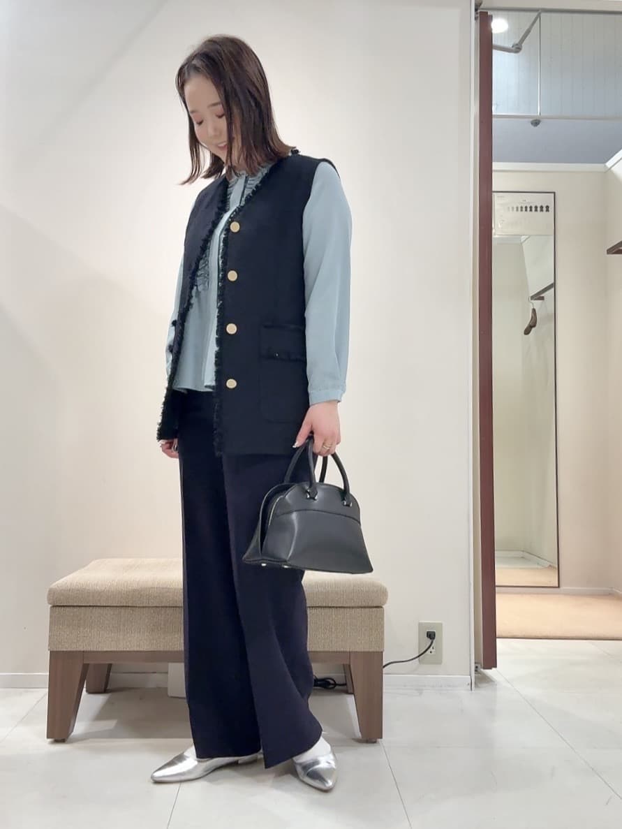 YUIさんの「UNTITLED｜【オンオフ使える】スラブツイード ジレ」を使ったコーディネート