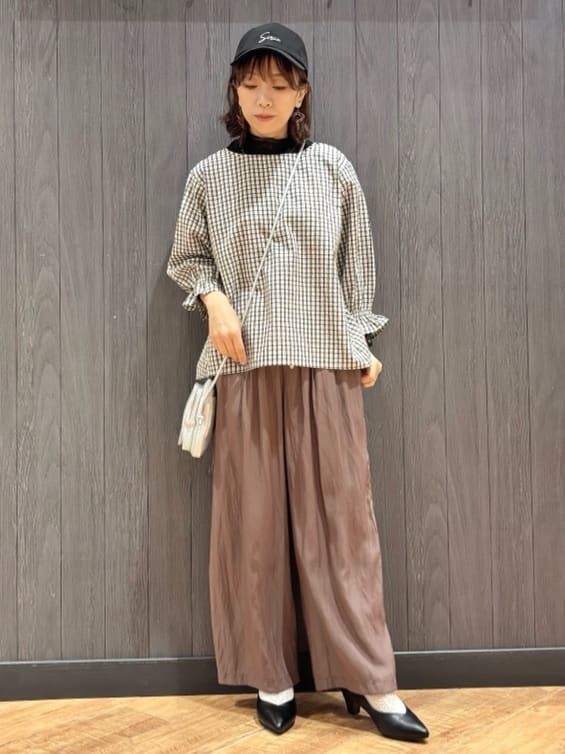 meiさんの「SHOO･LA･RUE｜【セットアップ可/洗濯機可】上品チェックが好印象 ゆるさら6分袖ブラウス」を使ったコーディネート