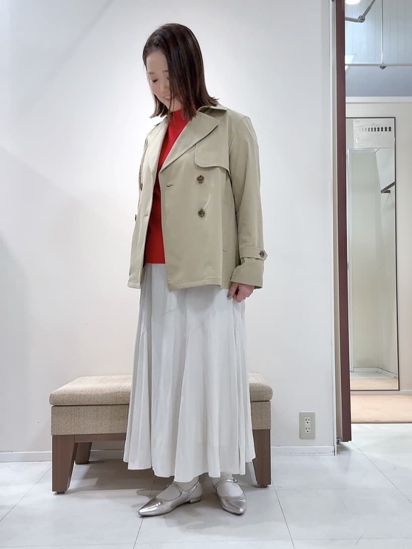 YUIさんの「UNTITLED｜【定番人気/はっ水/洗える】タスランショートトレンチコート」を使ったコーディネート