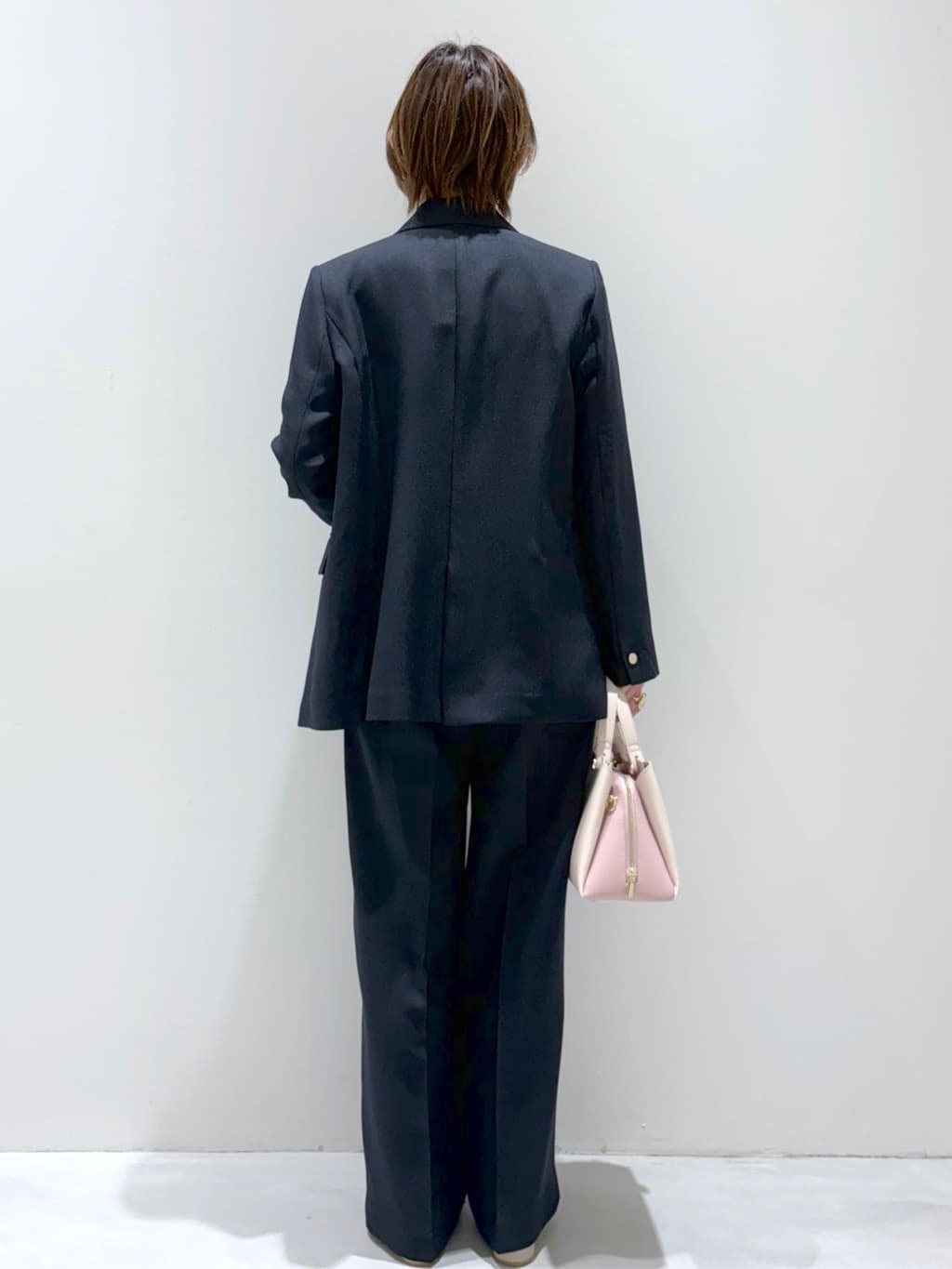 こじさんの「OPAQUE.CLIP｜金ボタンダブルブレストテーラードジャケット／セットアップ対応【洗える】」を使ったコーディネート