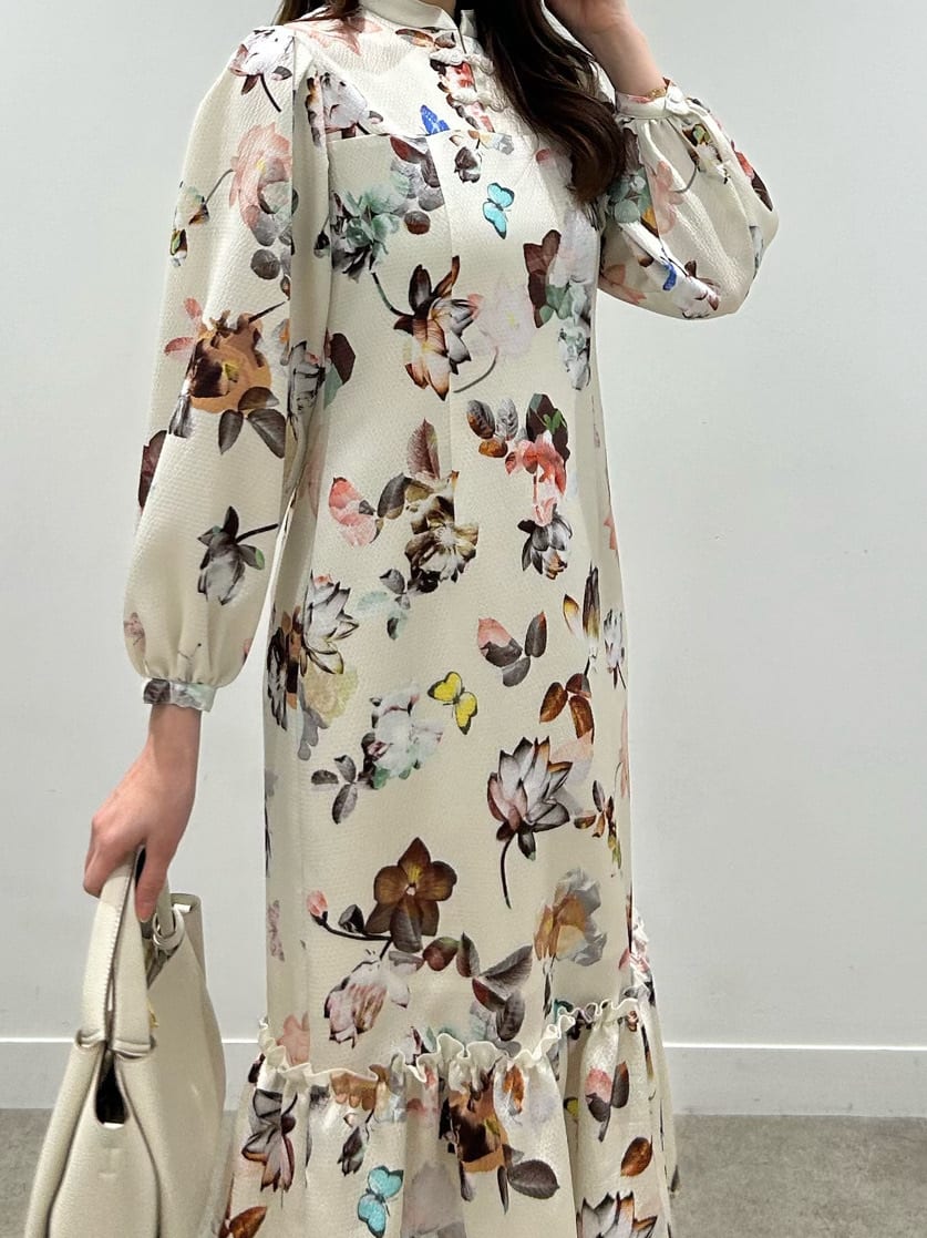 hayaseさんの「SunaUna｜【COLLECTION LINE】チャイナ花柄ワンピース」を使ったコーディネート