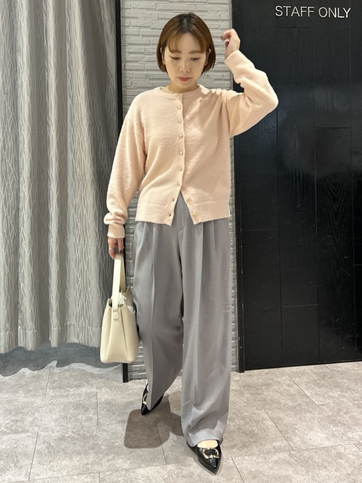 ga_riさんの「THE SHOP TK｜ふわふわミニシャギー クルーネックカーディガン」を使ったコーディネート