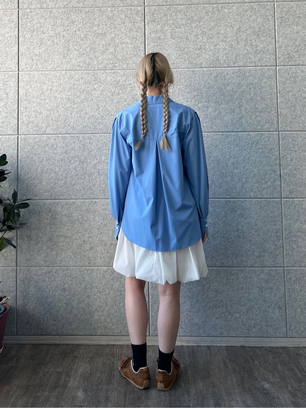 honoka Aさんの「CODE A｜【Re】point neck shirt」を使ったコーディネート