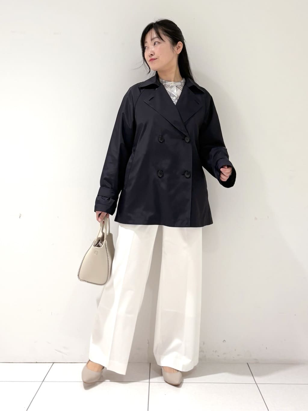 momokoさんの「INDIVI｜【撥水／UVケア／2WAY】超軽量ライナー付ライトトレンチコート」を使ったコーディネート