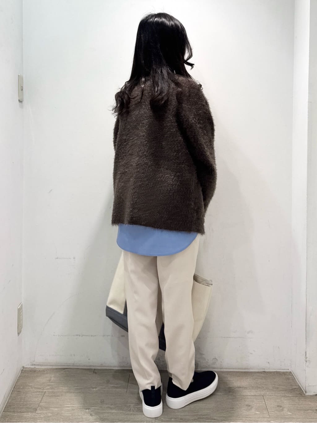 yuicciさんの「OPAQUE.CLIP｜金ボタン使いリラクシーニット【洗濯機OK】」を使ったコーディネート
