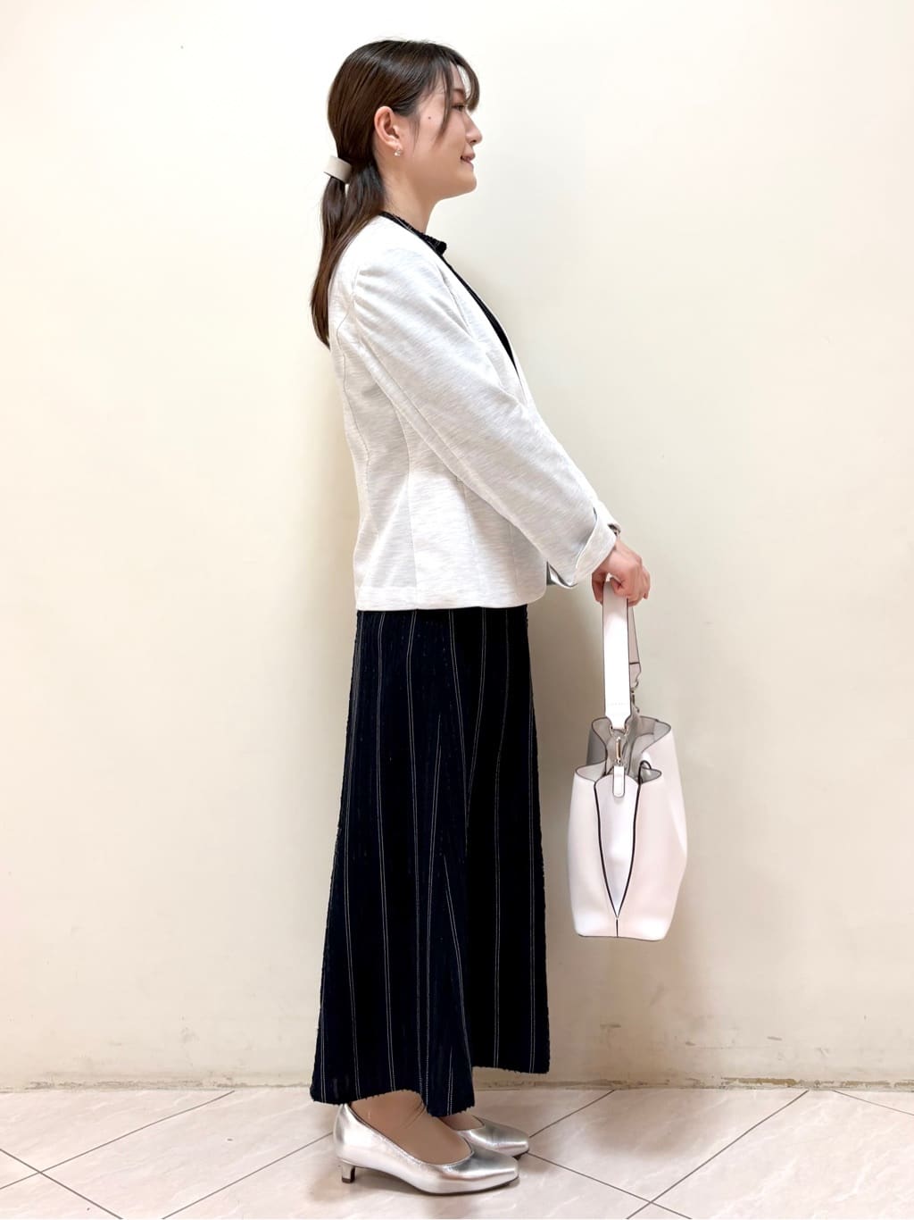 mikiさんの「Reflect｜【セットアップ可】ストライプ柄ジャカードブラウス」を使ったコーディネート