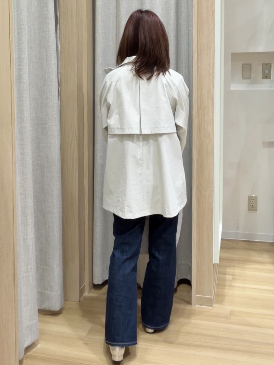 Fumikaさんの「grove｜【撥水／シルエット2WAY】羽織るだけでサマになる、スタンドネックテントラインコート」を使ったコーディネート