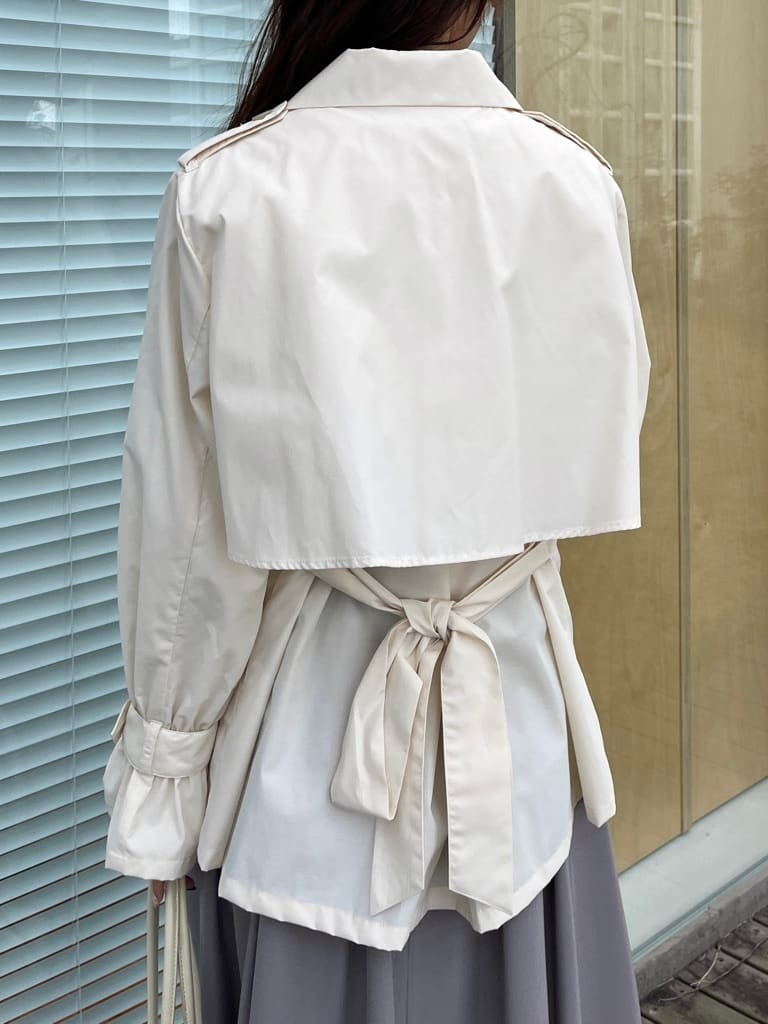 はばさんの「Couture brooch｜【撥水・洗える】ハーフ トレンチコート」を使ったコーディネート