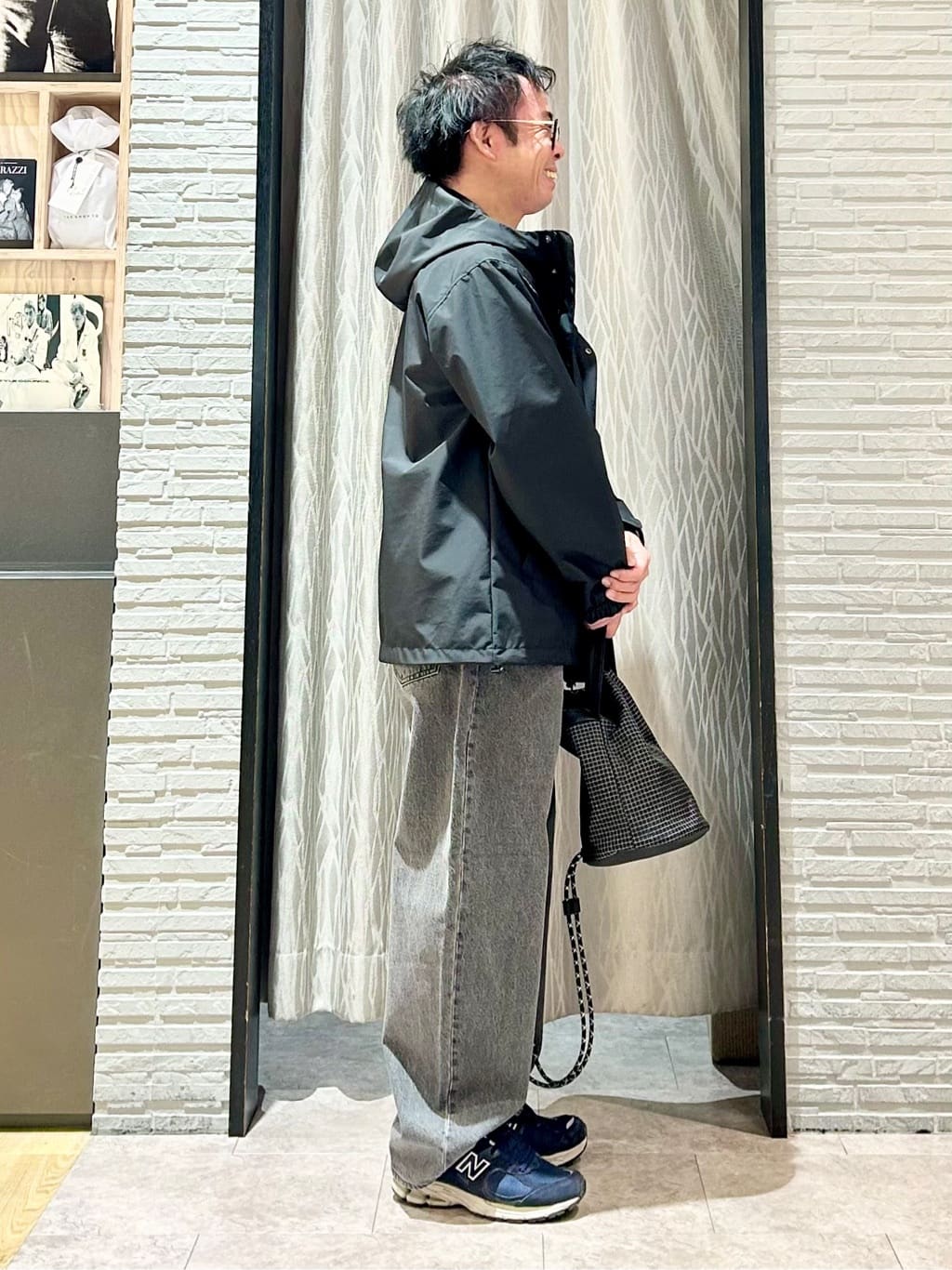 KENJI Iさんの「THE SHOP TK｜【季節の変わり目に最適】ナイロンマウンテンパーカ  防風/洗濯機OK」を使ったコーディネート