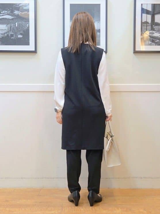 nao.さんの「SHOO･LA･RUE｜【洗濯機可】上品で華やか スタンドフリルブラウス」を使ったコーディネート