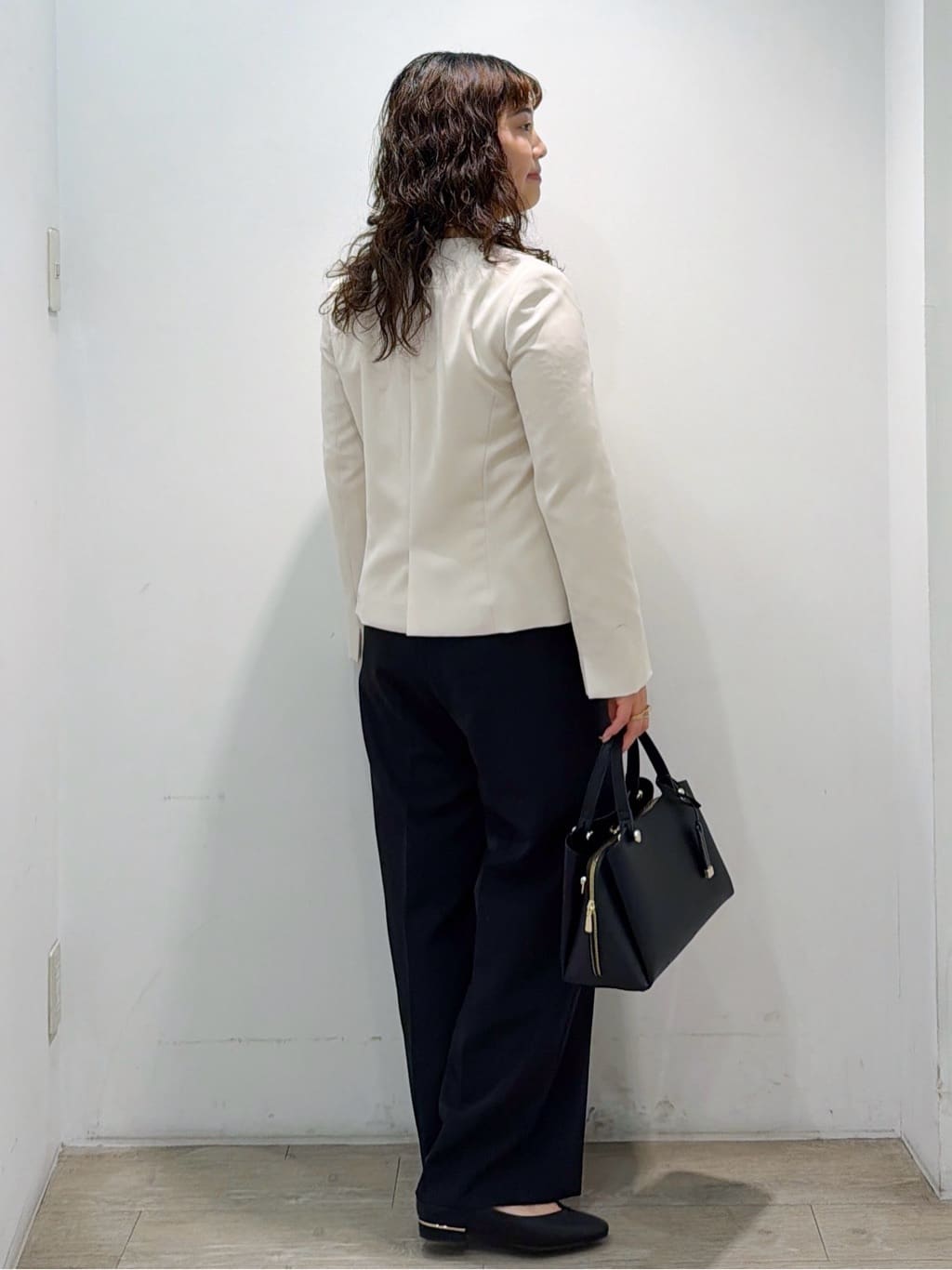 sumicaさんの「OPAQUE.CLIP｜《通勤／セットアップ対応》 パイピングVネックジャケット【洗濯機OK】」を使ったコーディネート
