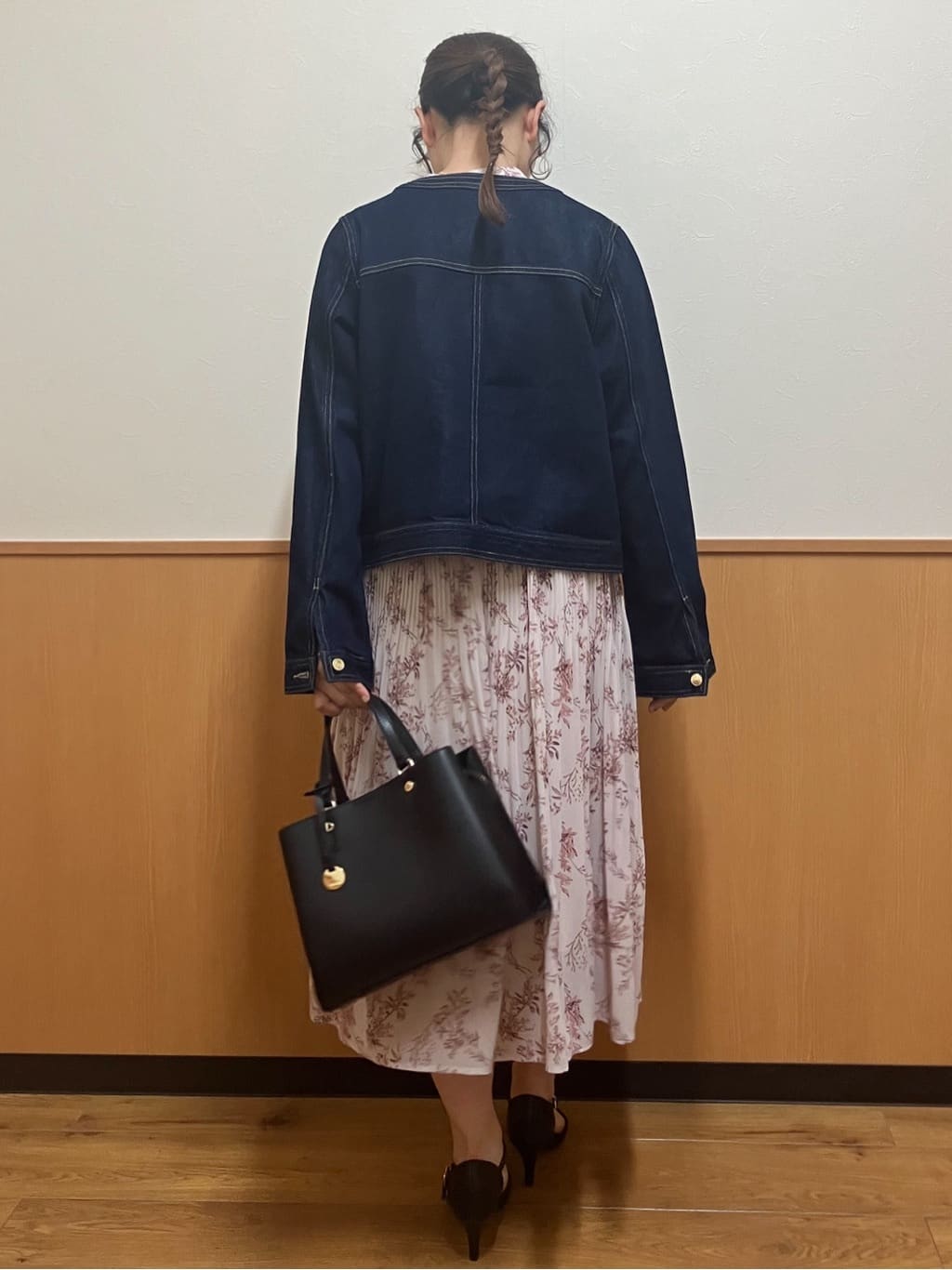 MAYUKIさんの「index｜ミニマルノーカラーデニムジャケット【洗濯機OK】」を使ったコーディネート