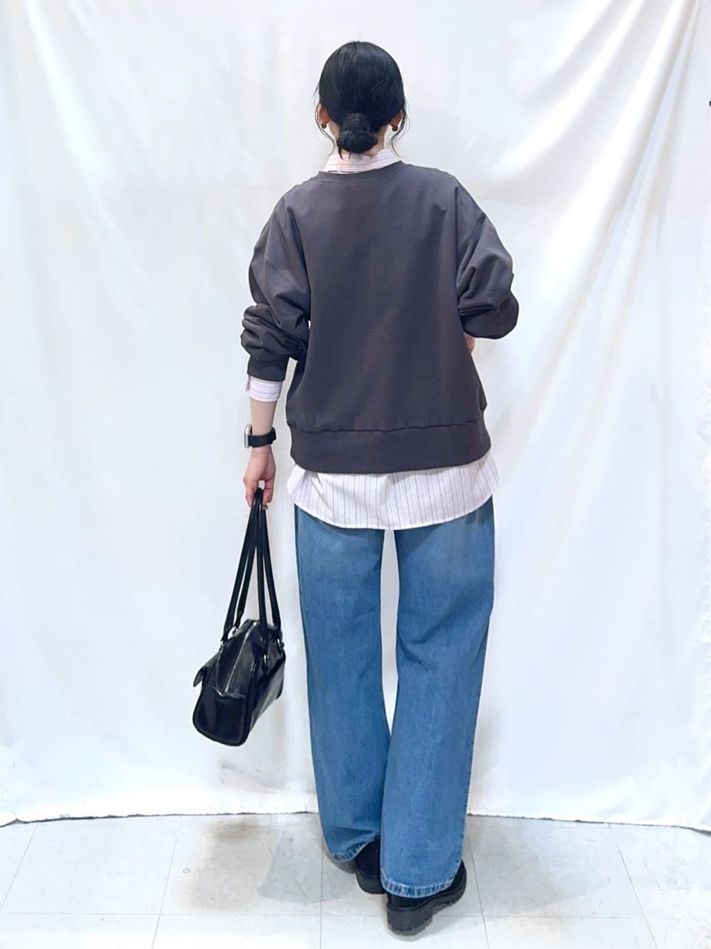 𝐇𝐢𝐫𝐨𝐦𝐢さんの「SHOO･LA･RUE｜【綿100%/洗濯機可/S-LL/選べる4柄】ゆるく決めたい日に プリントアソートスウェット」を使ったコーディネート