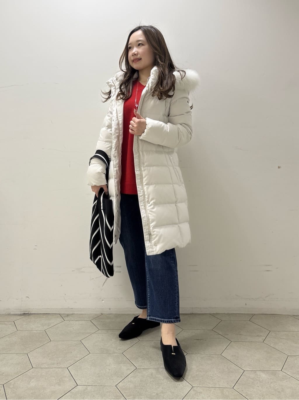 kahoさんの「INDIVI｜【洗える／チュニック丈／カシミヤ混】スリットデザインVネックニット」を使ったコーディネート