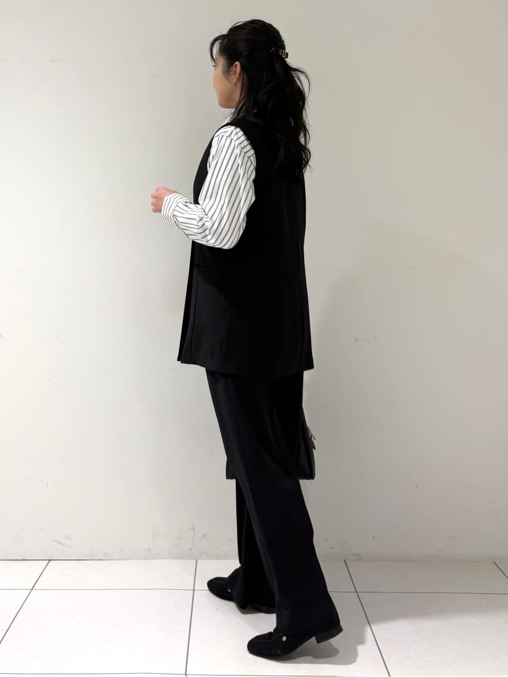momokoさんの「INDIVI｜【洗える／多機能／SETUP可】着る日傘ジレジャケット」を使ったコーディネート
