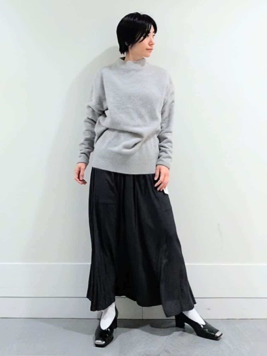 ミズタさんの「UNTITLED｜【大人な品格/ふわふわニット】フォックスカシミヤ コクーンニット」を使ったコーディネート