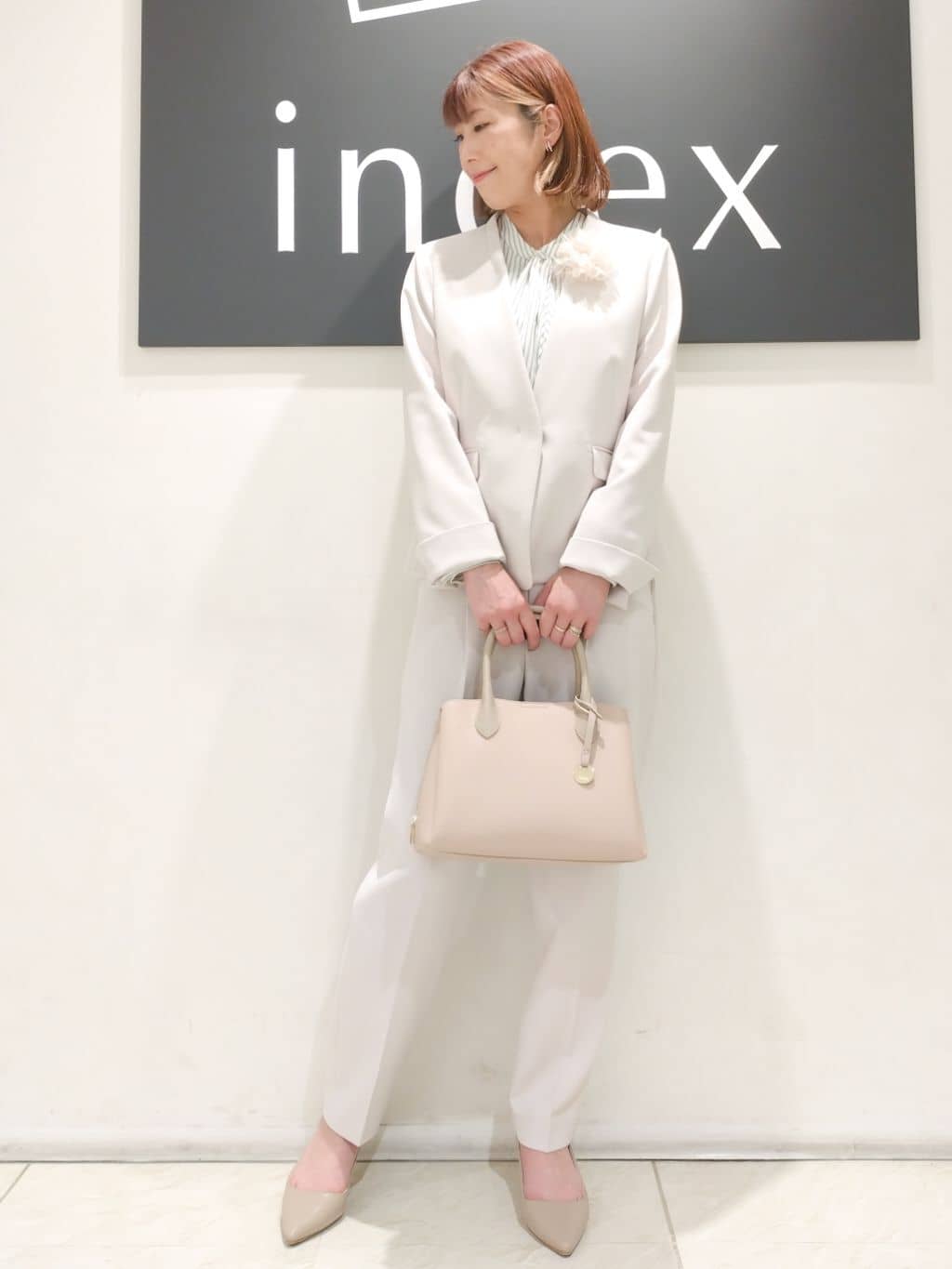 n.さんの「index｜ストレッチテーパードパンツ／セットアップ可【洗濯機OK／防シワ／イージーアイロン】」を使ったコーディネート
